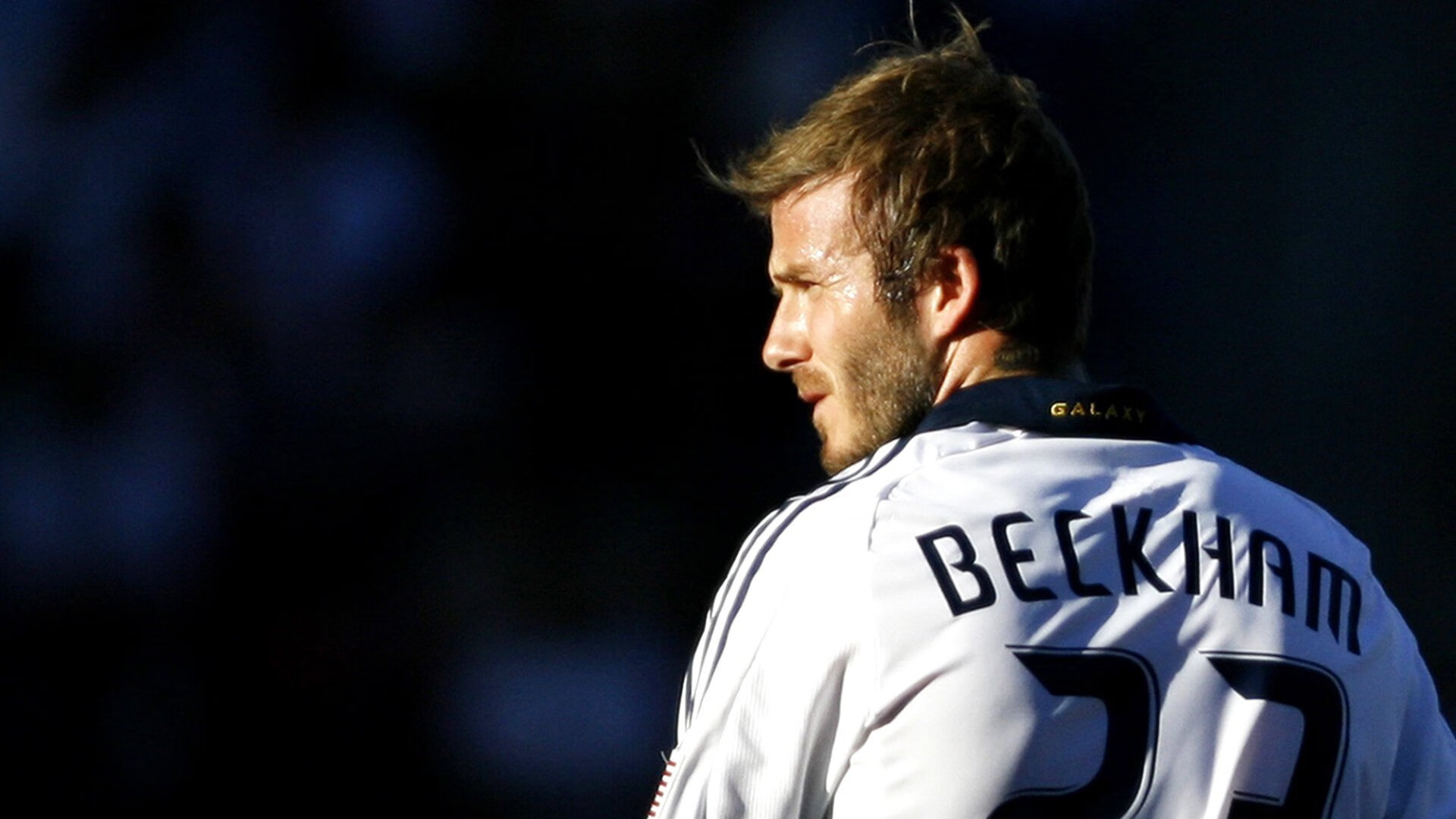 爱游戏娱乐-_快船迎战强敌，全队团结争夺胜利_，快船队集锦